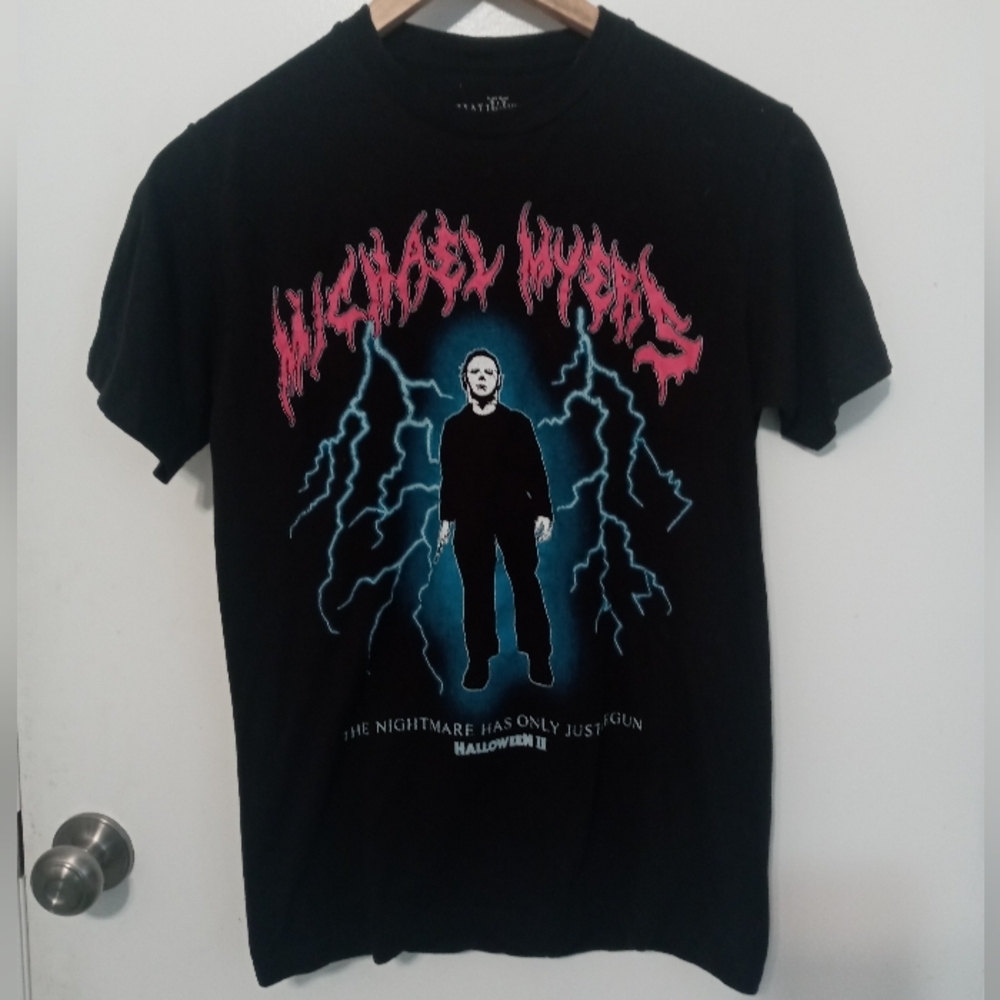 Mad Engine HALLOWEEN 2 THE NIGHTMARE HAS JUST BEGUN" MICHAEL MYERS T SHIRT SMALL